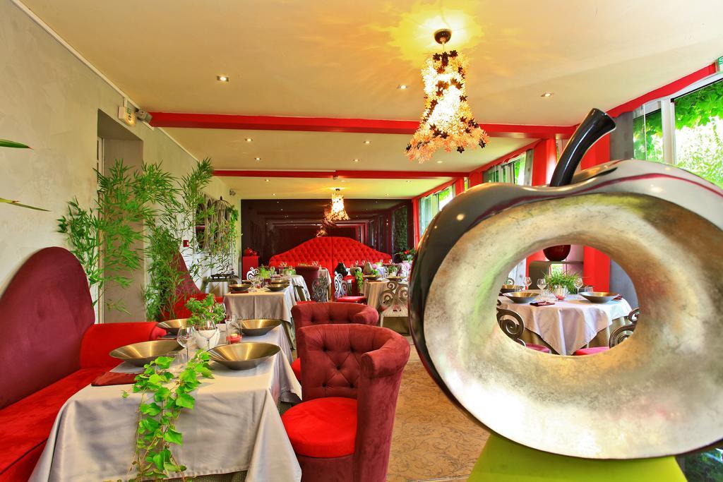 Hotel Saint-jacques Saint-Saud-Lacoussière
